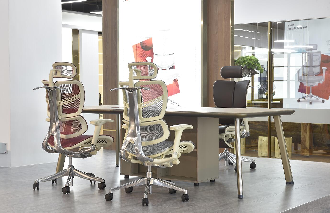 How Ergonomic Executive Chairs with Lumbar Support Elevate Your Workday